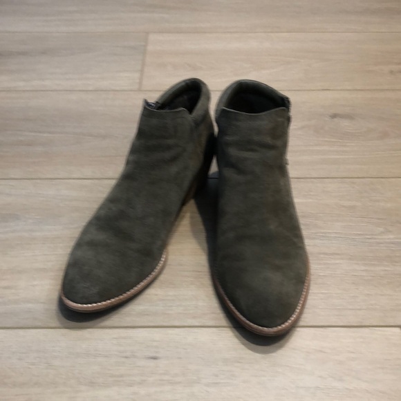 Steve Madden Tobi Women's Olive Suede Leather Stacked Heel Ankle Boots B… - Picture 1 of 5